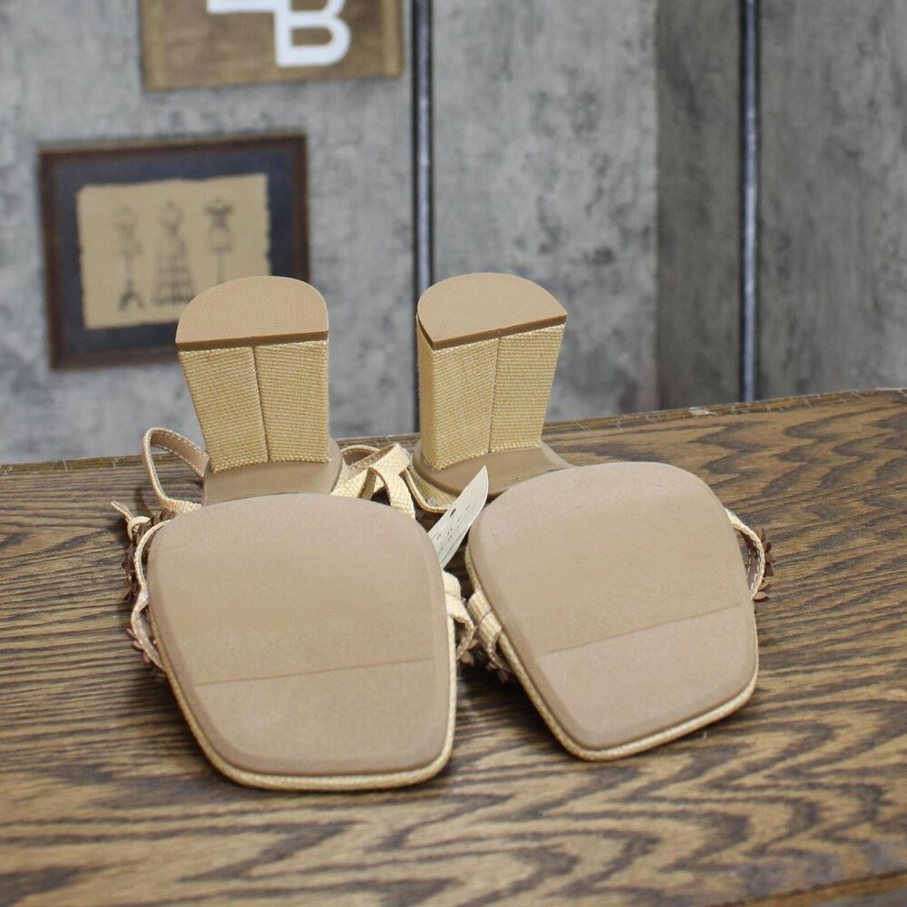 Women's Floral Strap Block Heel Sandal - Beige - Picture 6 of 7
